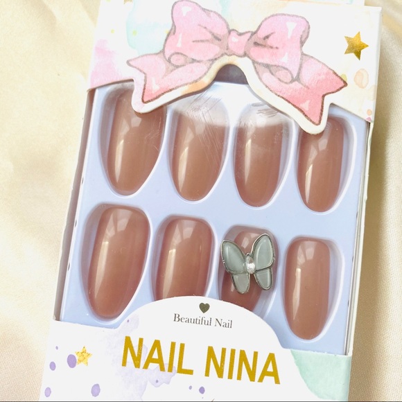 Butterfly Charm Press-on Nail Nude - Picture 4 of 7